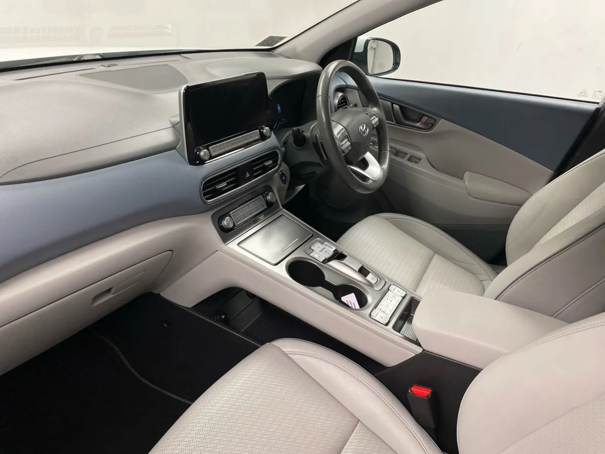 Hyundai Kona Kona EV 64 kWh Auto - Image 3