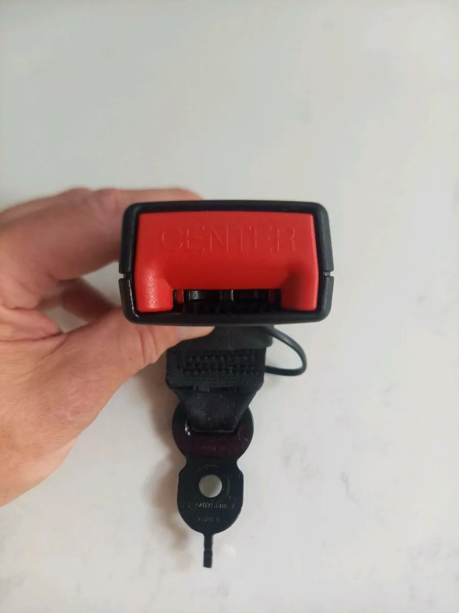 BMW F10 Rear Center Seat Belt Buckle - Image 1