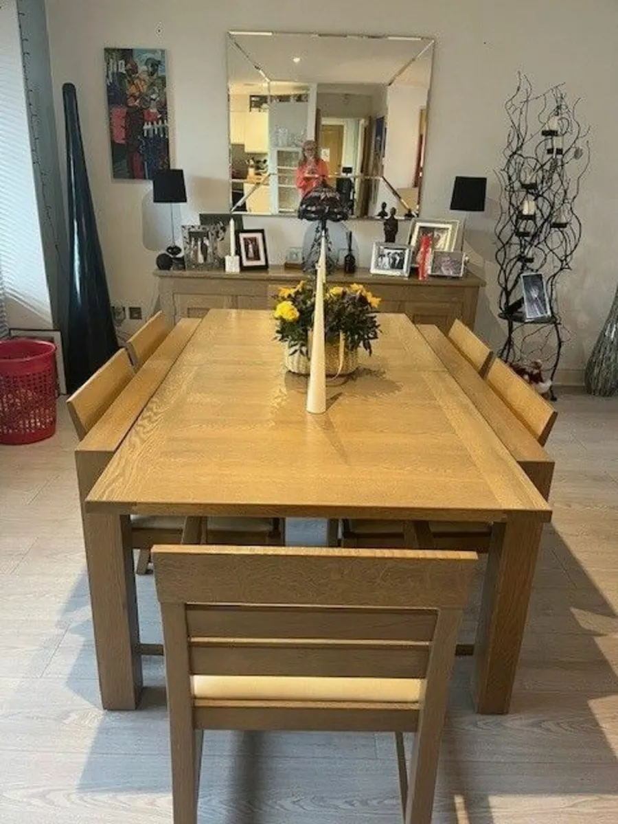 Dining Table and 6 chairs - Image 1