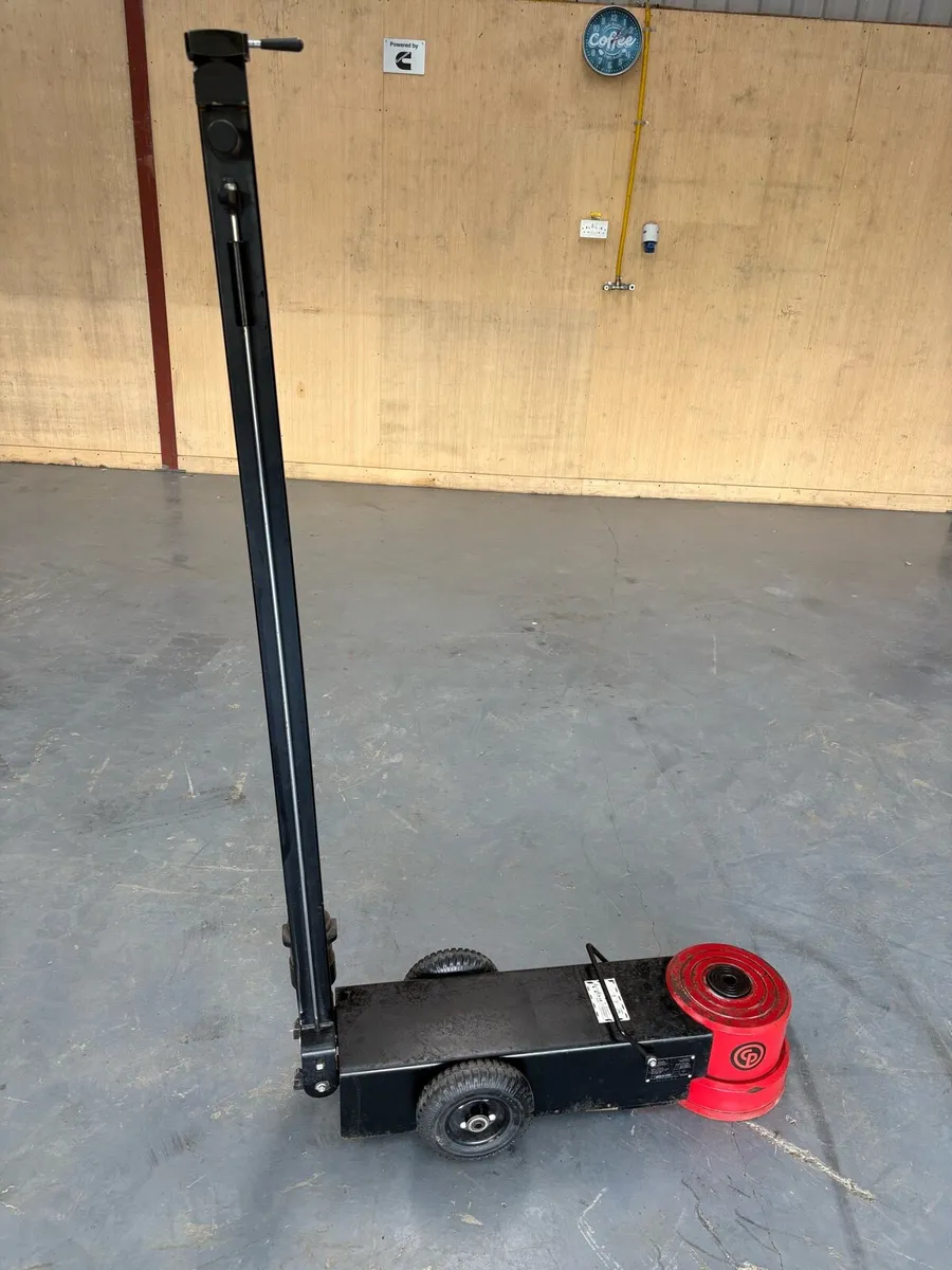 CP 100 TON AIR JACK - Image 1