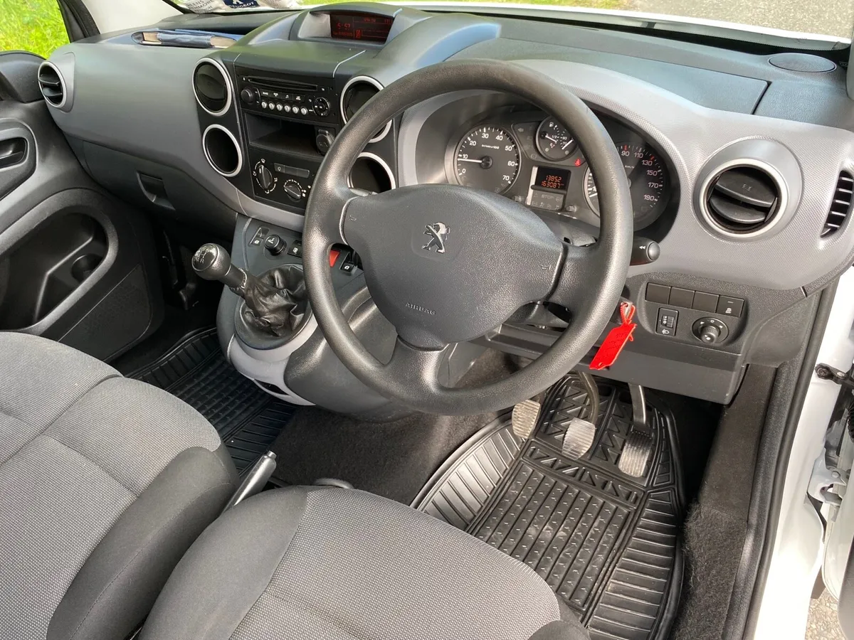 ✅ 2017 PEUGEOT PARTNER NEW CVRT TAXED 4/26 FSH - Image 4