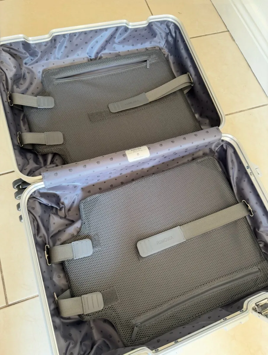 Rimowa suitcase - Image 2