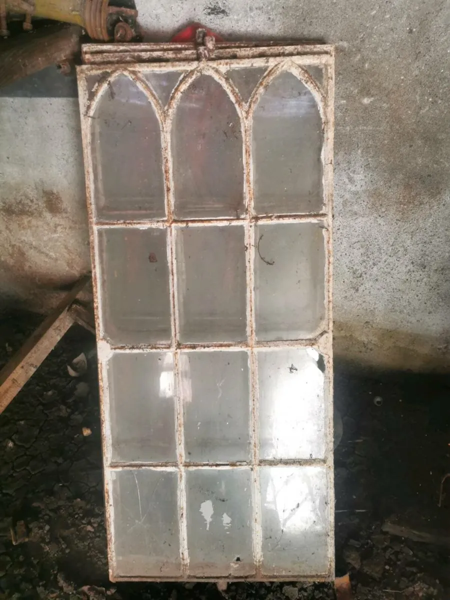 Old cottage windows - Image 1