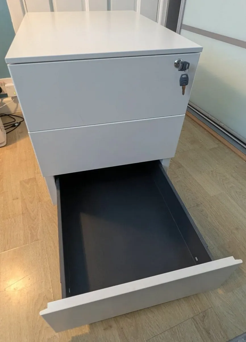 White Cabinet with lockable top drawer - Image 3