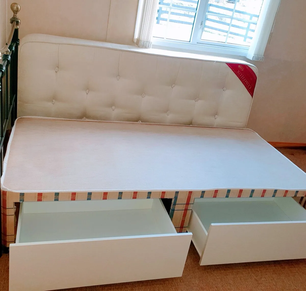 Single bed with storage drawers + black headboard - Image 3