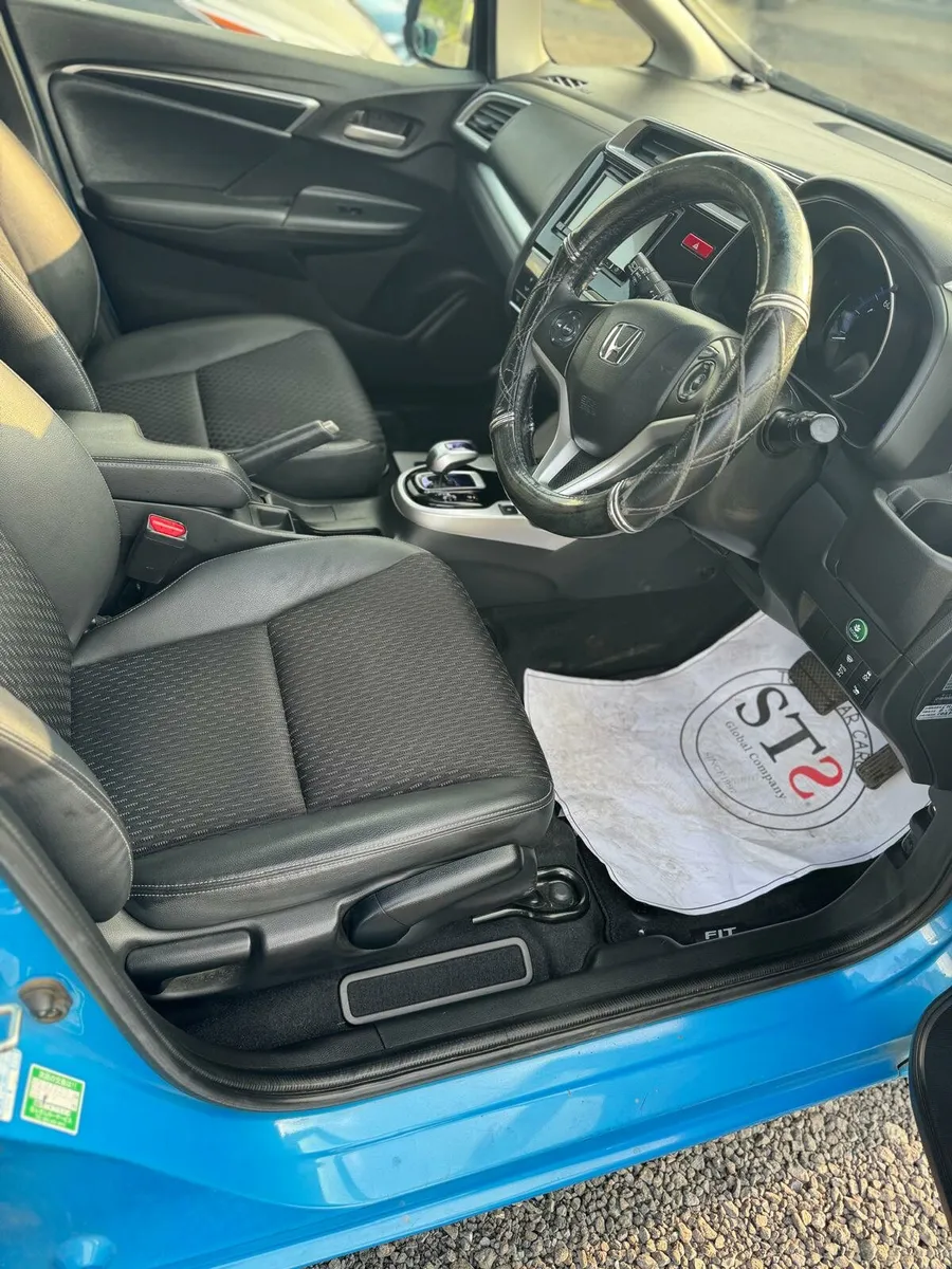 Honda fit Automatic Hybrid - Image 4