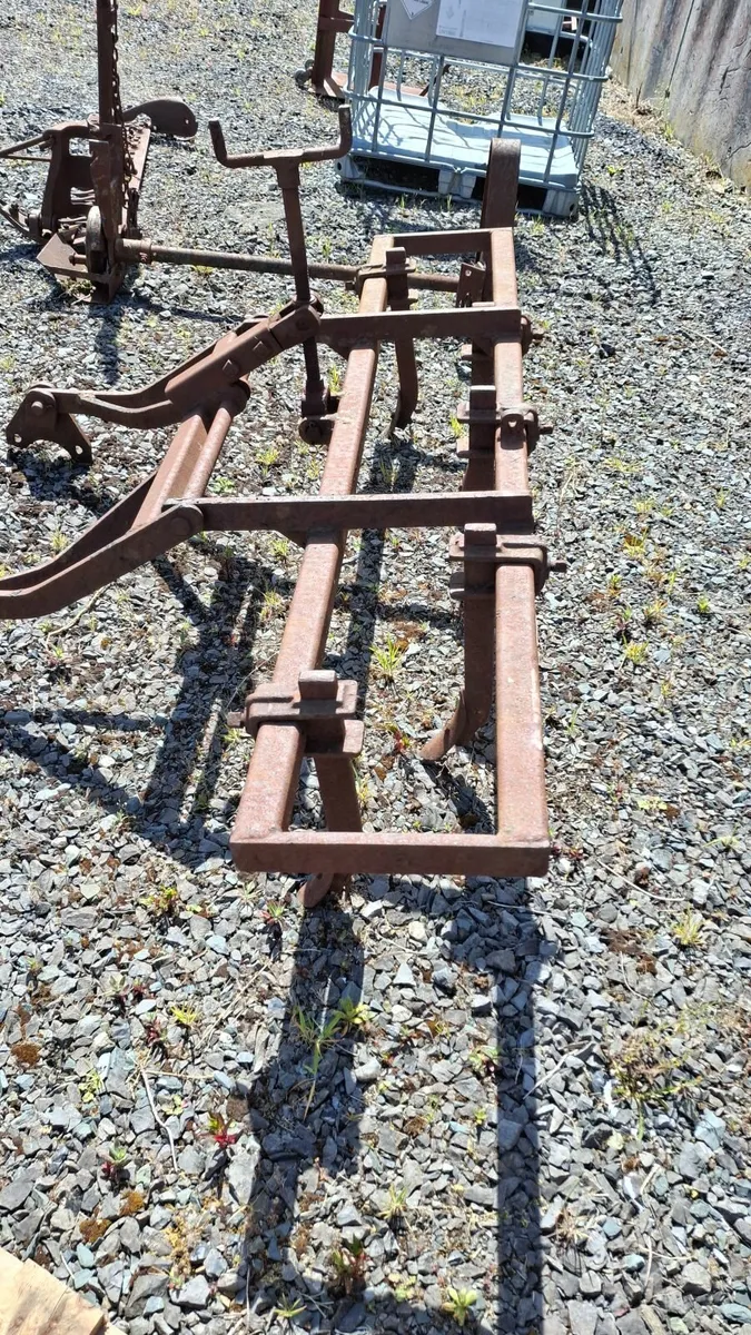 Farmall cub drill plough-grubber - Image 2