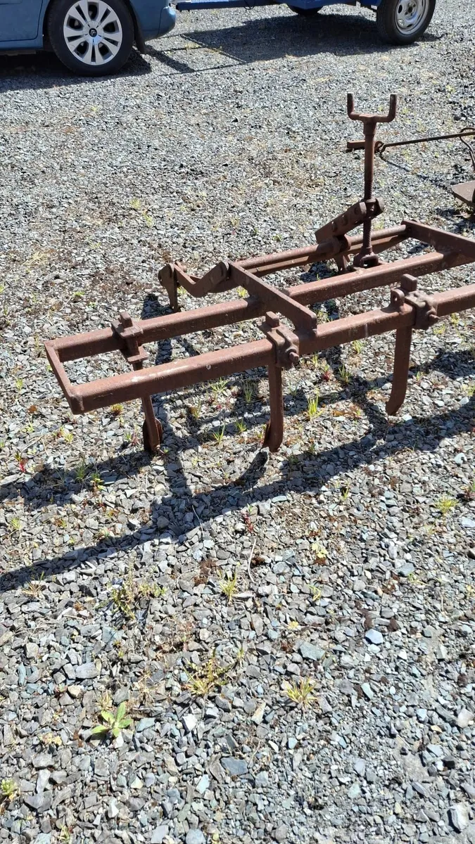 Farmall cub drill plough-grubber - Image 3