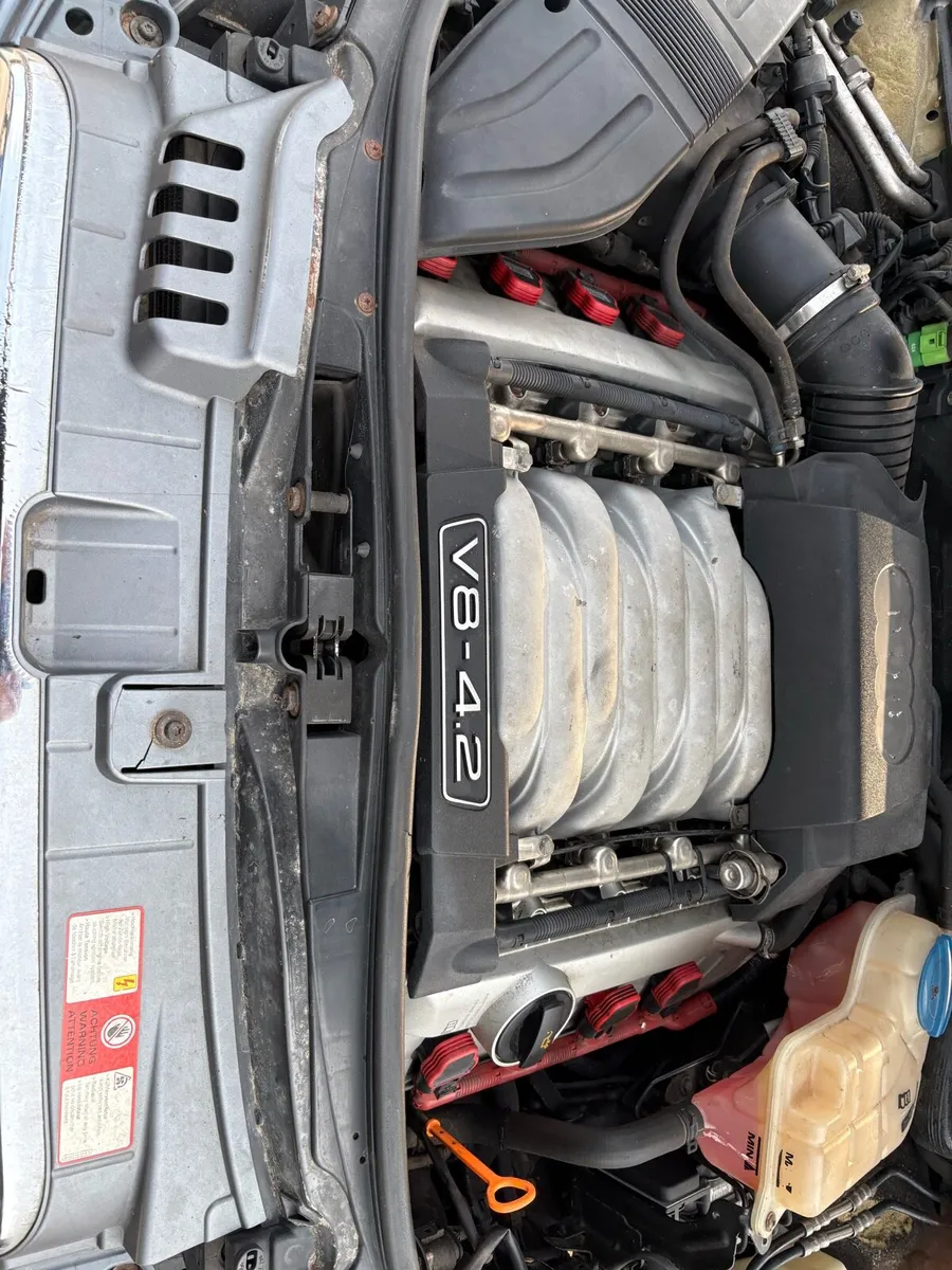 Audi S4  V8 4.2 L - Image 3
