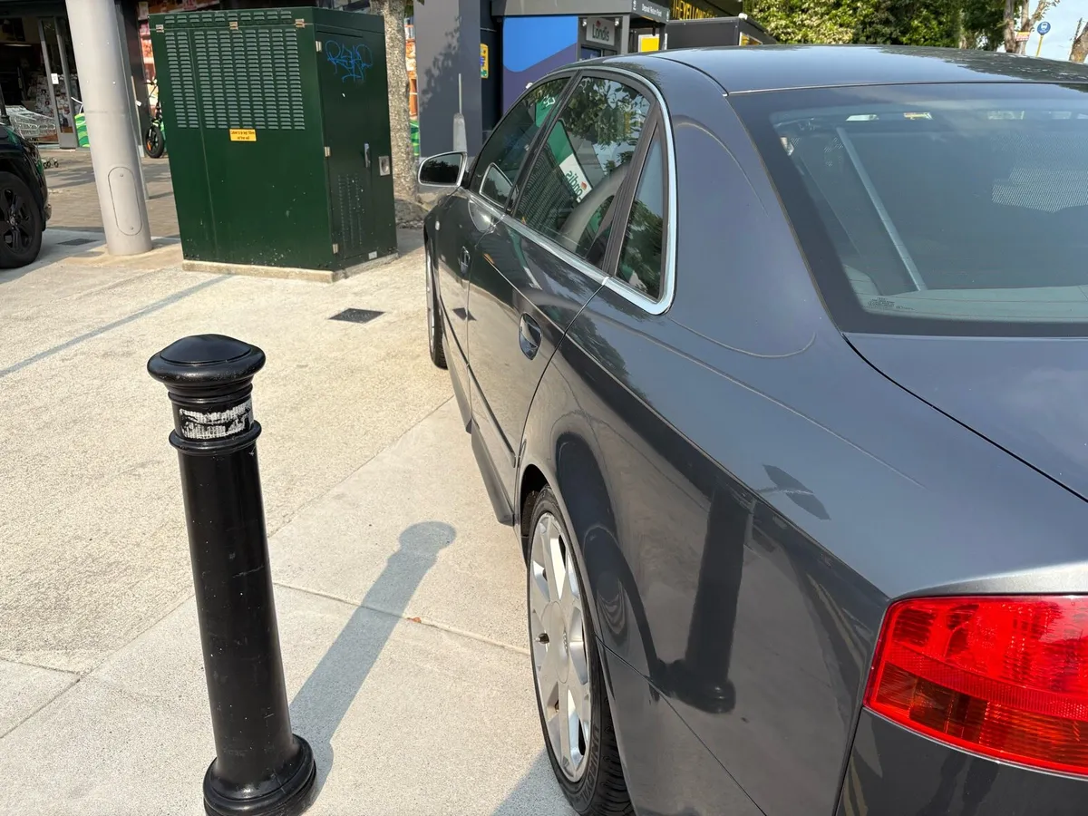 Audi S4  V8 4.2 L - Image 4