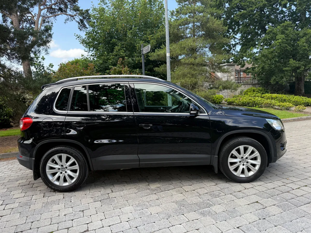 Volkswagen Tiguan 2011 LOW KMS 2.0TDI - Image 3