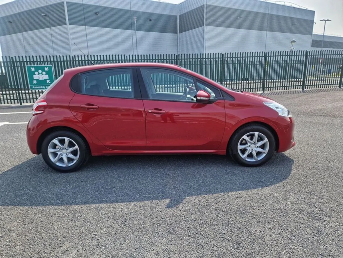 Peugeot 208 1.0 Petrol  Active Model  Low Mileage - Image 4
