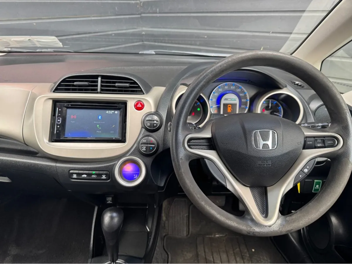 Honda Fit GP1 CVT Hybrid 5DR Auto Daa-gp1 - Image 2