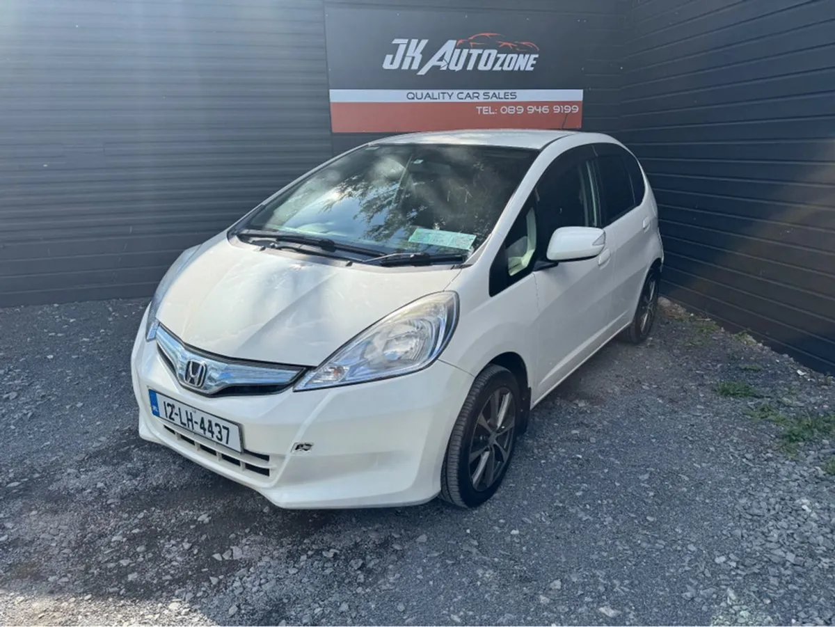 Honda Fit GP1 CVT Hybrid 5DR Auto Daa-gp1 - Image 3