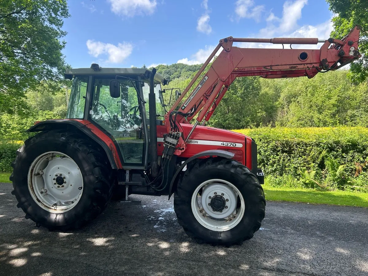 Massey Ferguson 4370 + loader - Image 1