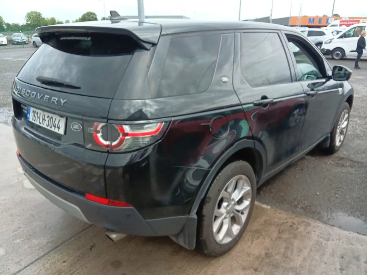 Land Rover Discovery Sport 2.0 TD4 HSE 18 Automat - Image 4