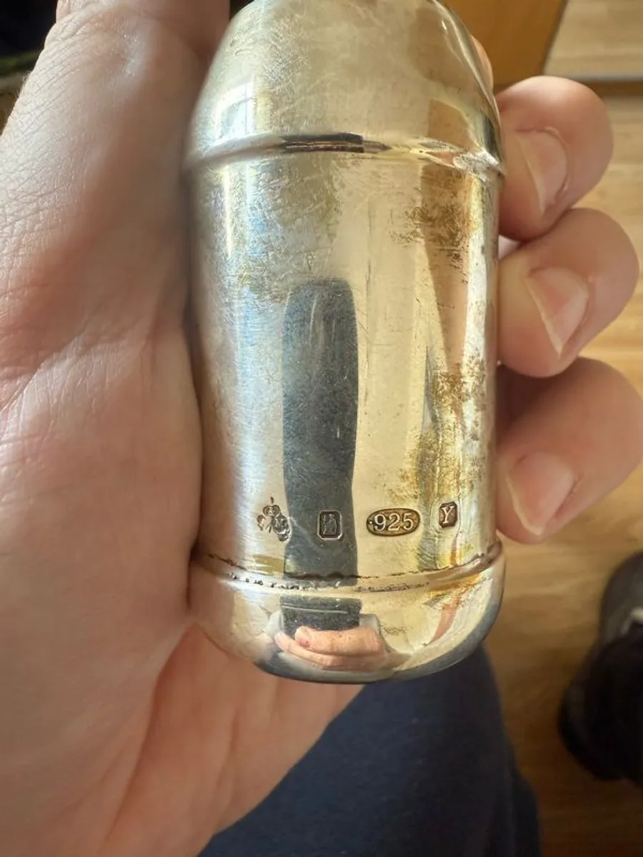 Irish silver 1909 salt and pepper pots - Image 3