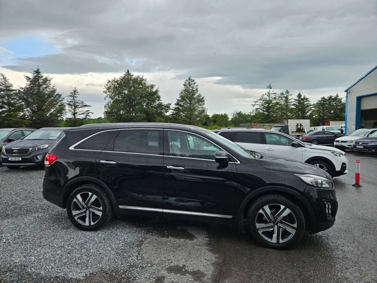 Kia Sorento Platinum 4X2 5DR - Image 3