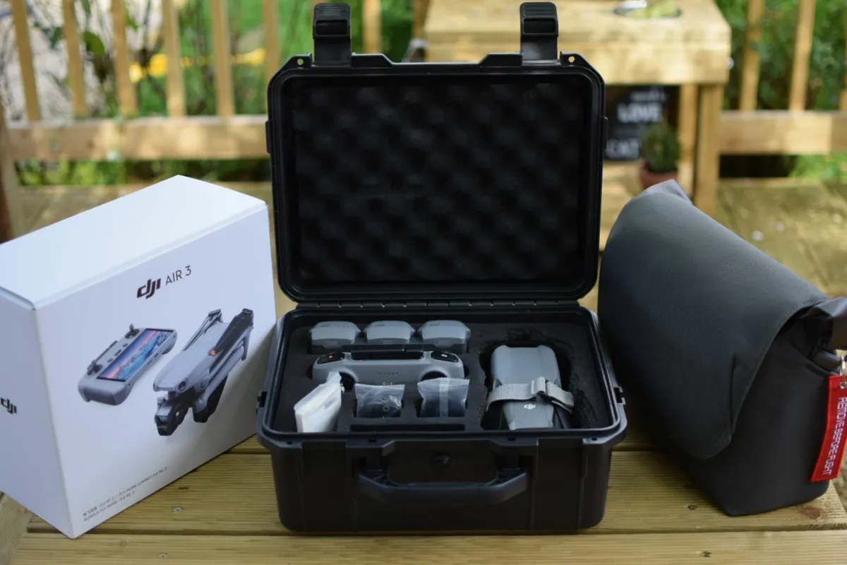 DJI Air 3 combo with hard case - Image 2