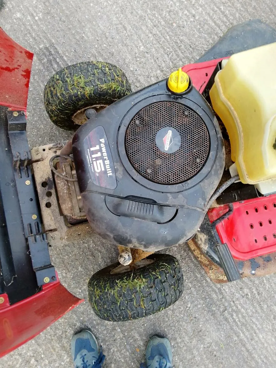 Ride on lawnmower - Image 2