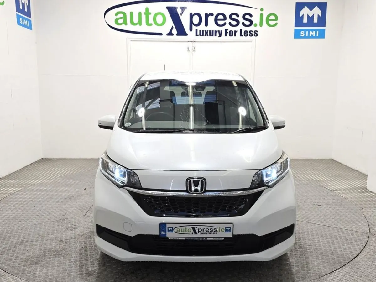 Honda Freed Hybrid G Automatic  Reversingamera - Image 3