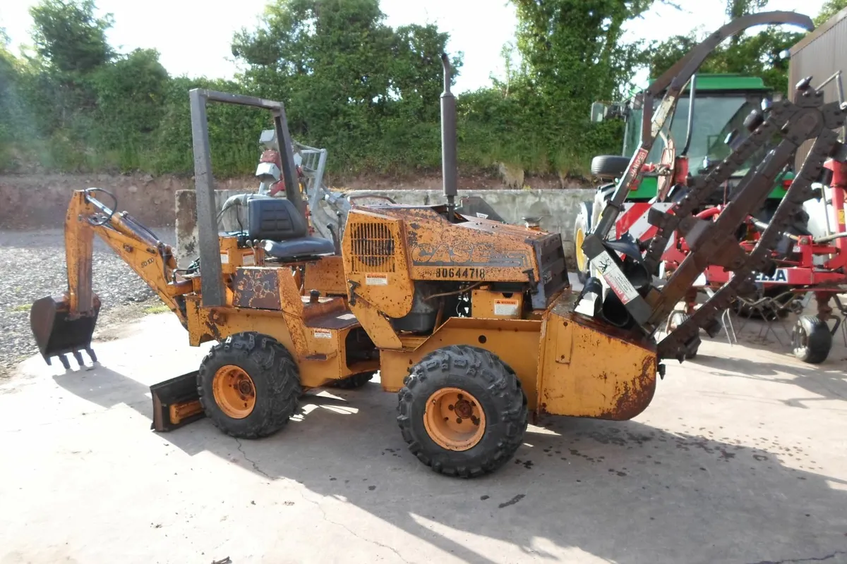 CASE DIGGER AND TRENCHER - Image 1