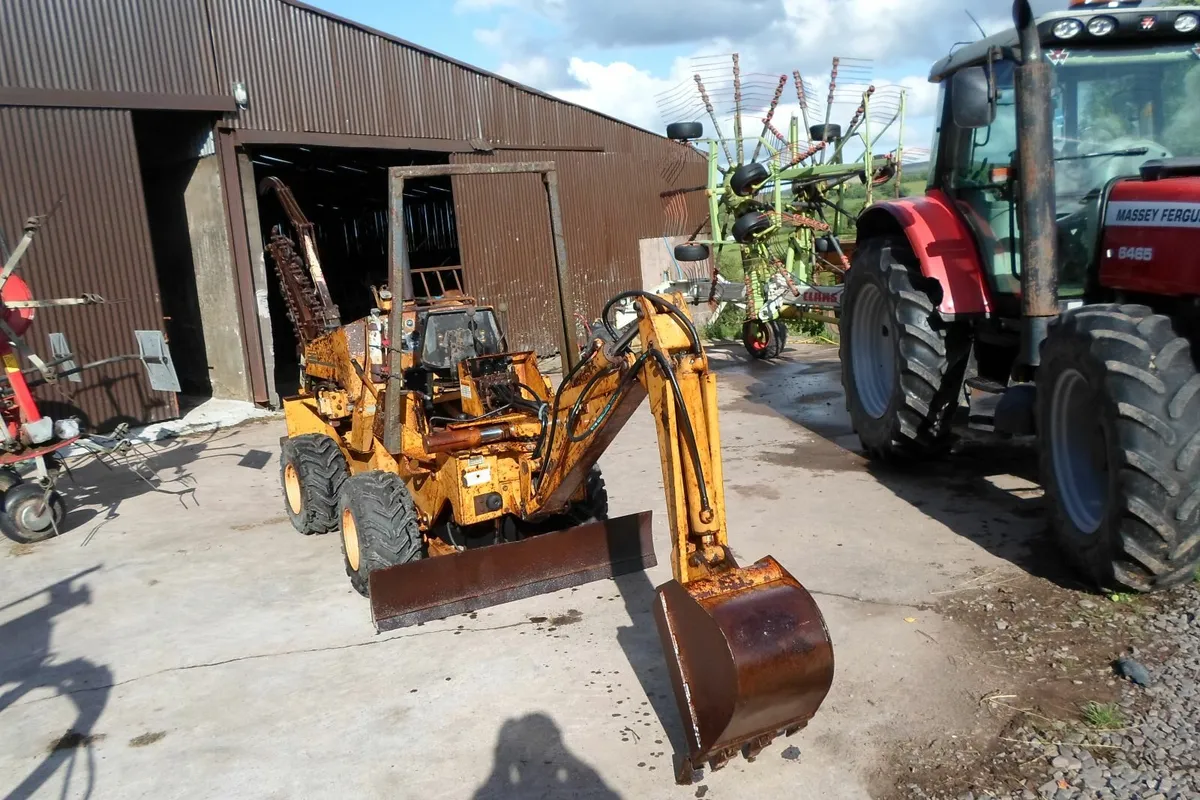 CASE DIGGER AND TRENCHER - Image 3