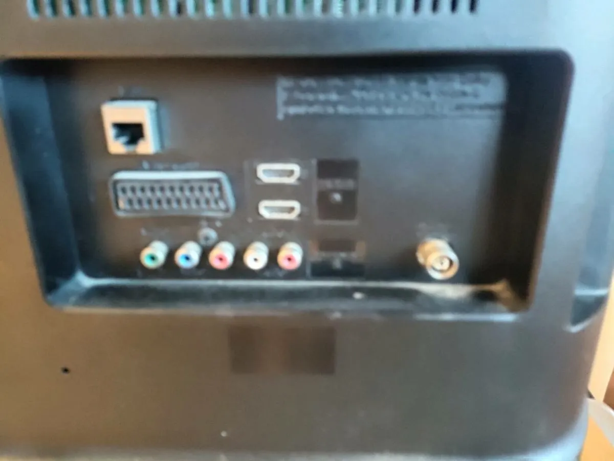 LG TV 32 inch - Image 3