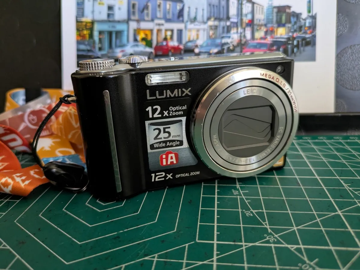 Panasonic Lumix ZS1 (TZ6) 10MP CCD digital camera - Image 2