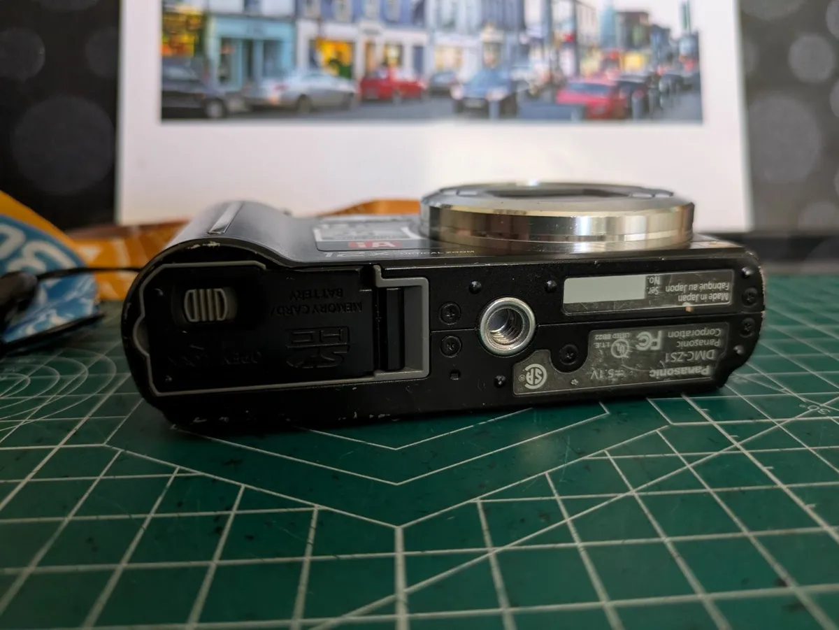 Panasonic Lumix ZS1 (TZ6) 10MP CCD digital camera - Image 3