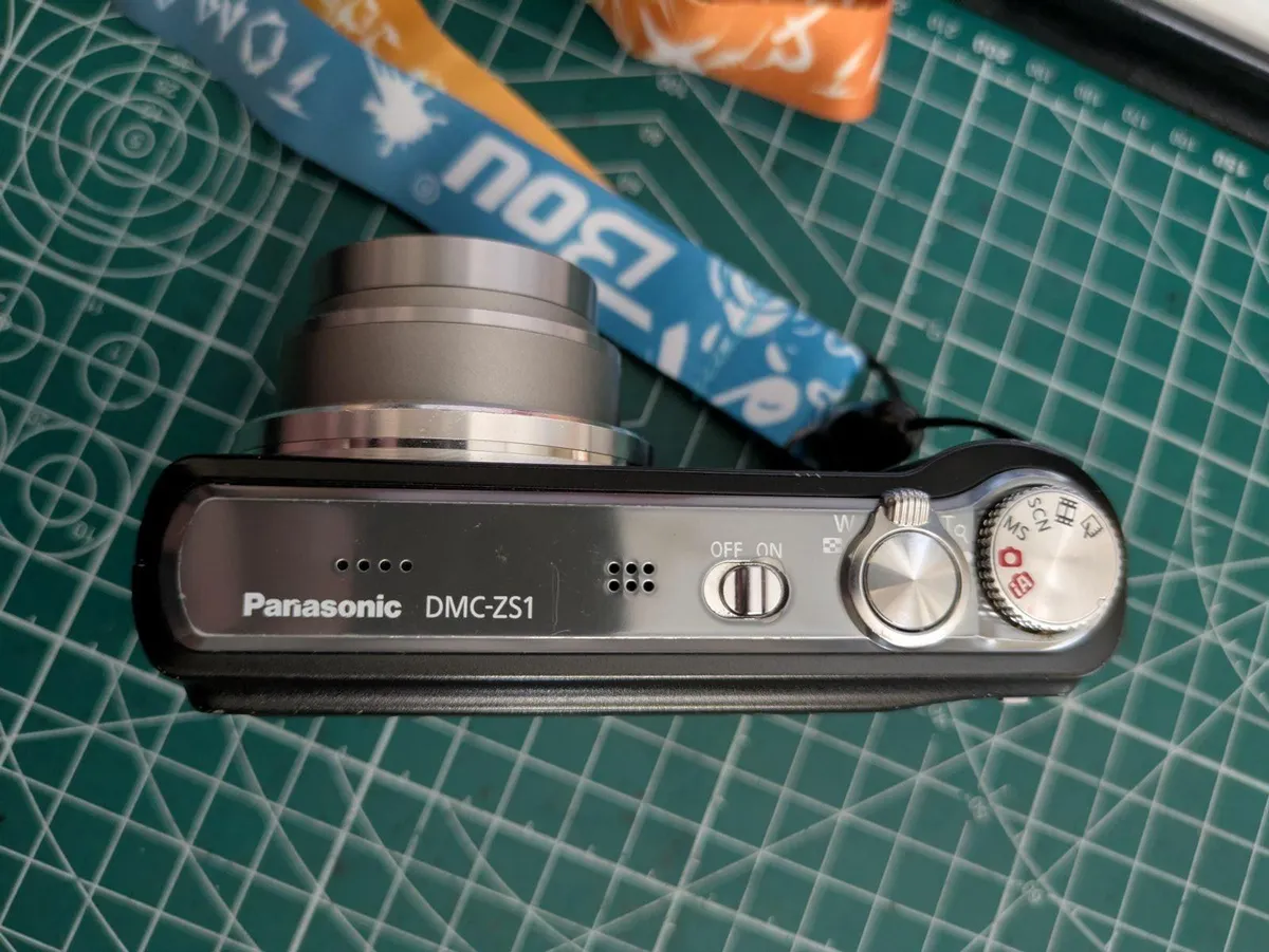 Panasonic Lumix ZS1 (TZ6) 10MP CCD digital camera - Image 4