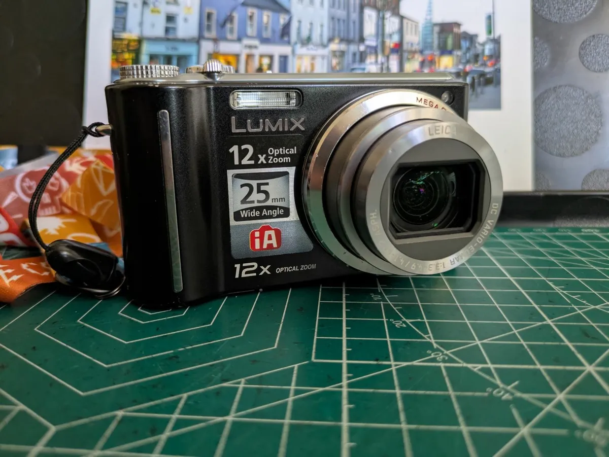 Panasonic Lumix ZS1 (TZ6) 10MP CCD digital camera - Image 1