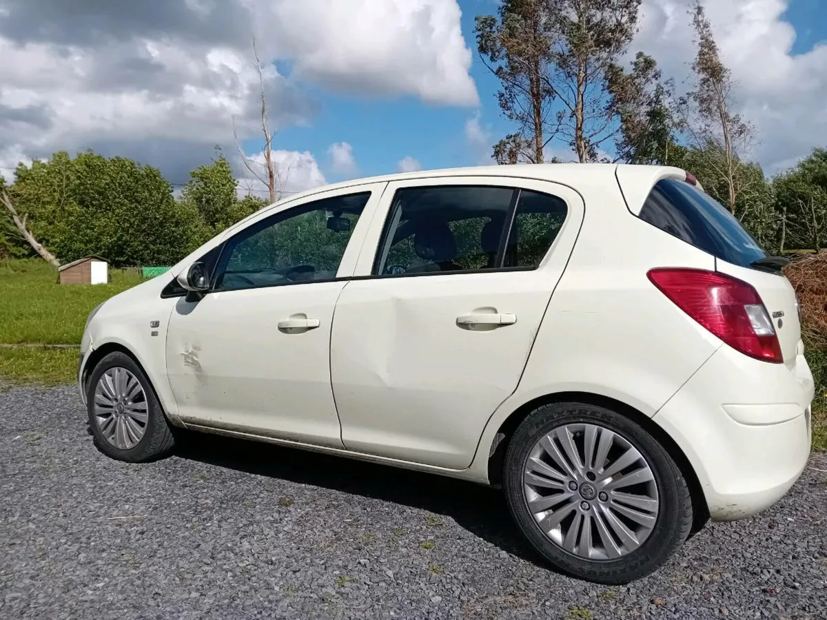 Vauxhall / Opel Corsa taxed until 05/26 - Image 2