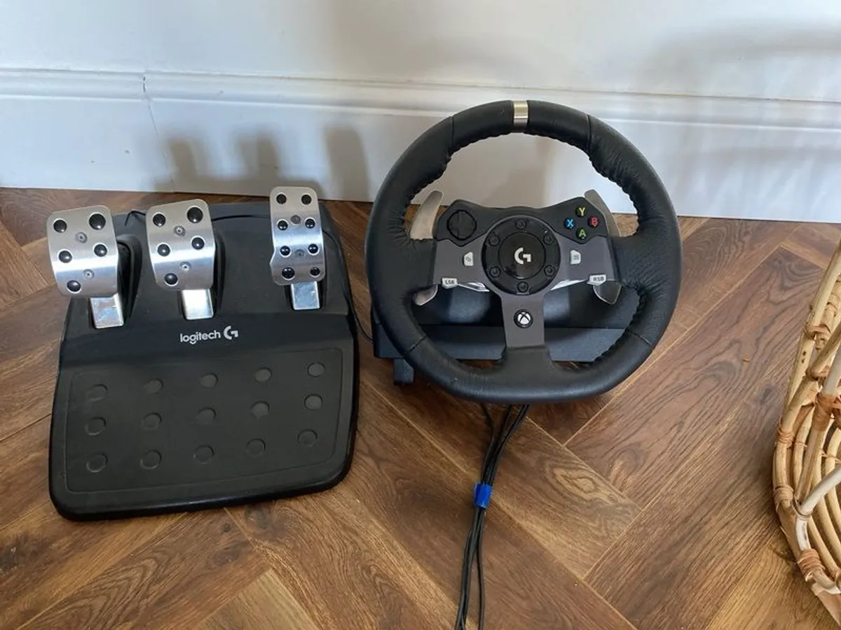 Racing Wheel and pedals. Logitech - Image 1