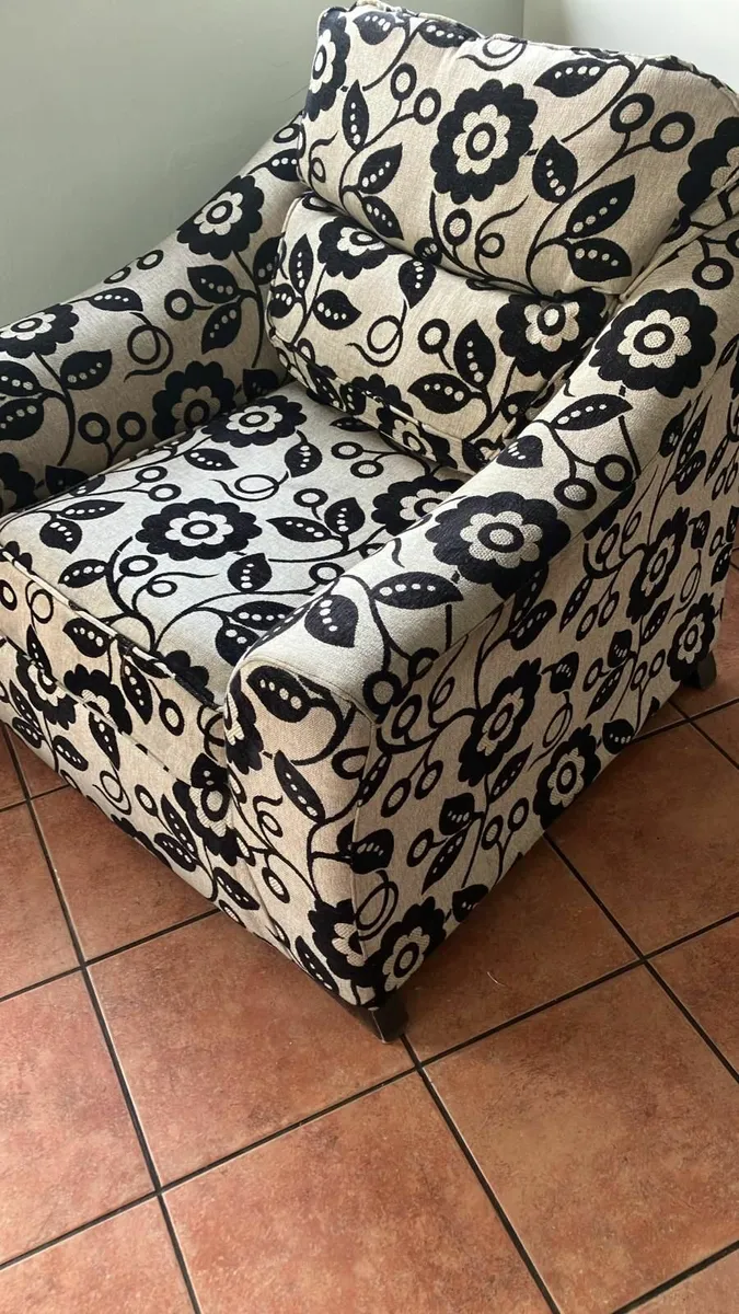 Arm chair - Image 1