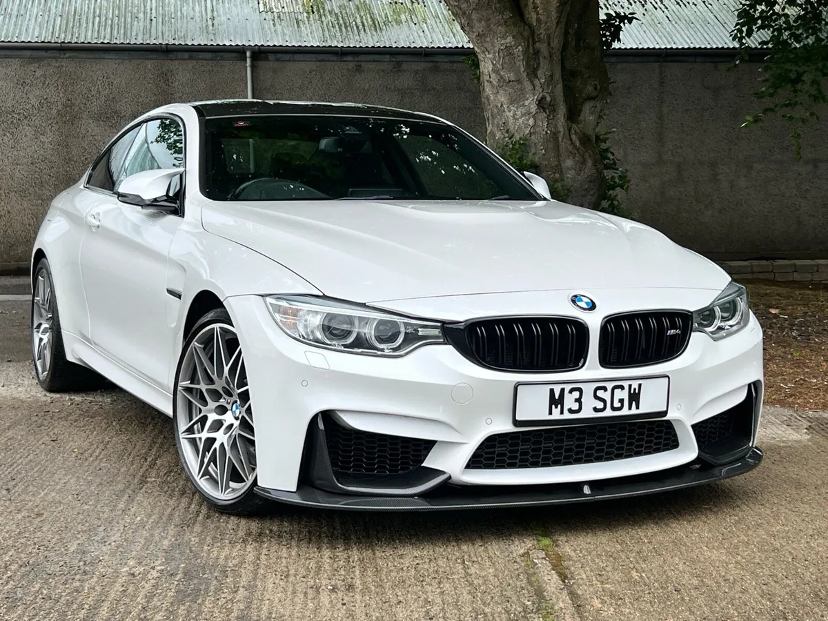 2016 BMW M4 Competition Pack DCT - Image 2