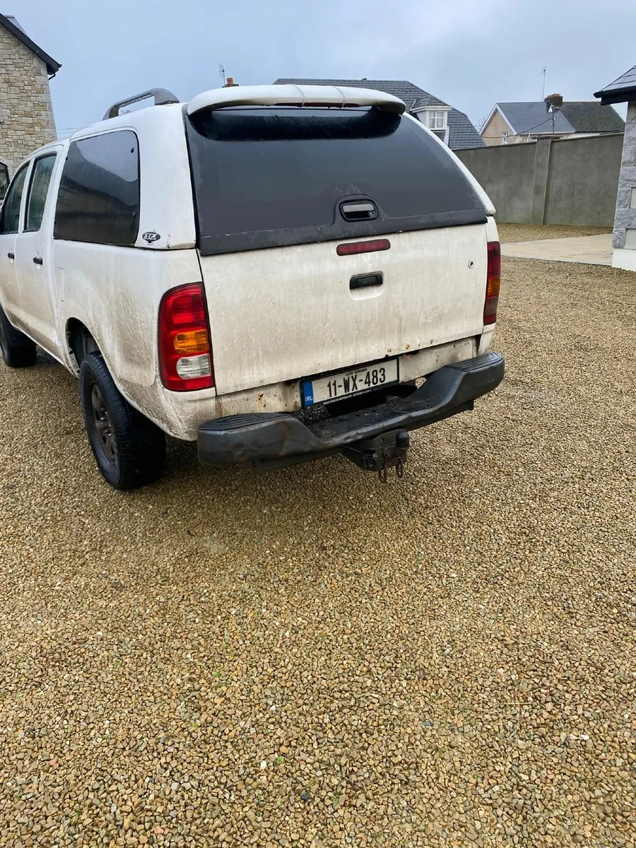 2011 toyota hilux 2.5 - Image 4