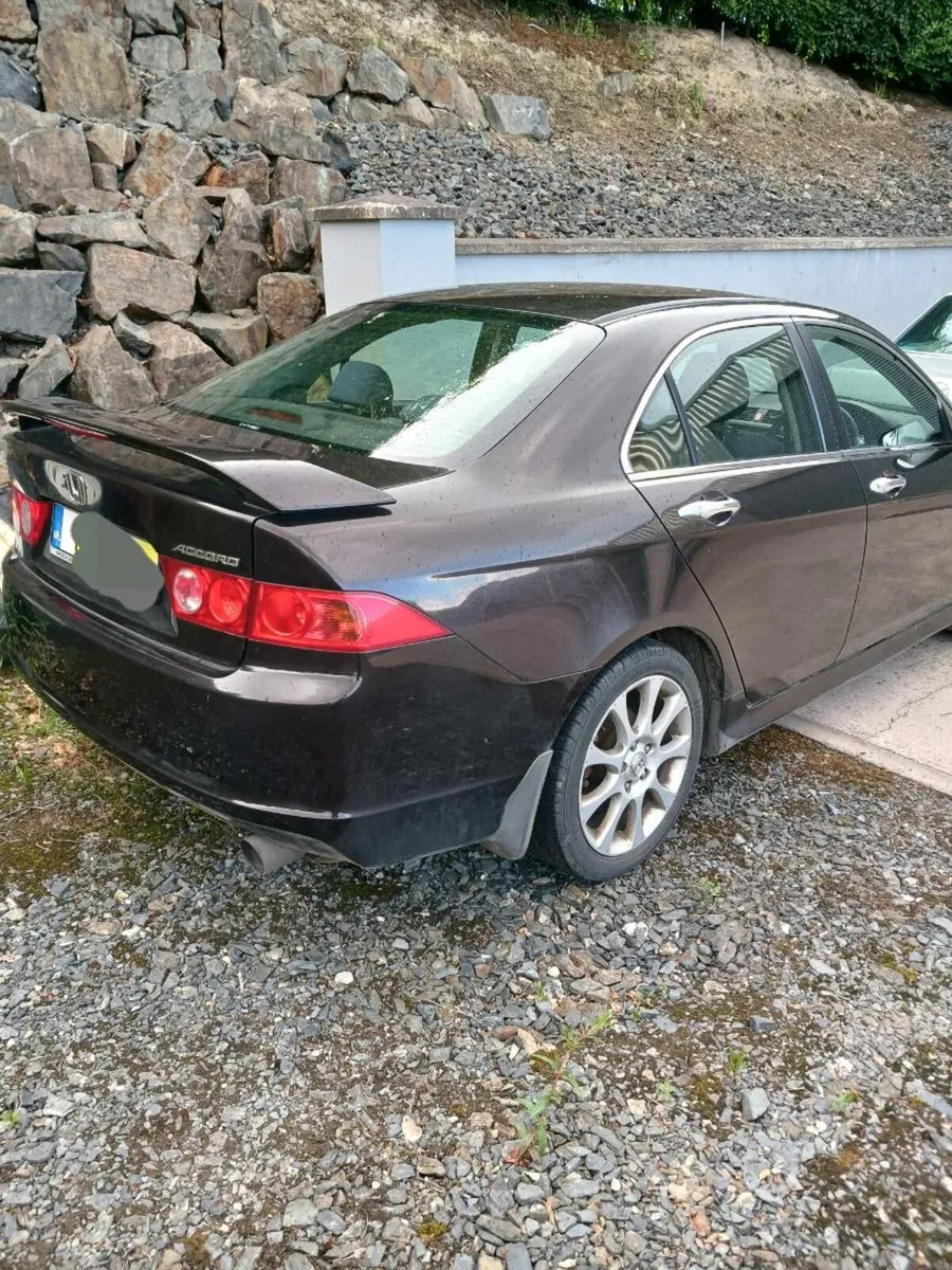 Honda accord 2009 - Image 2