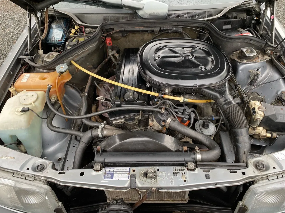 Mercedes Benz 190e low mileage - Image 2