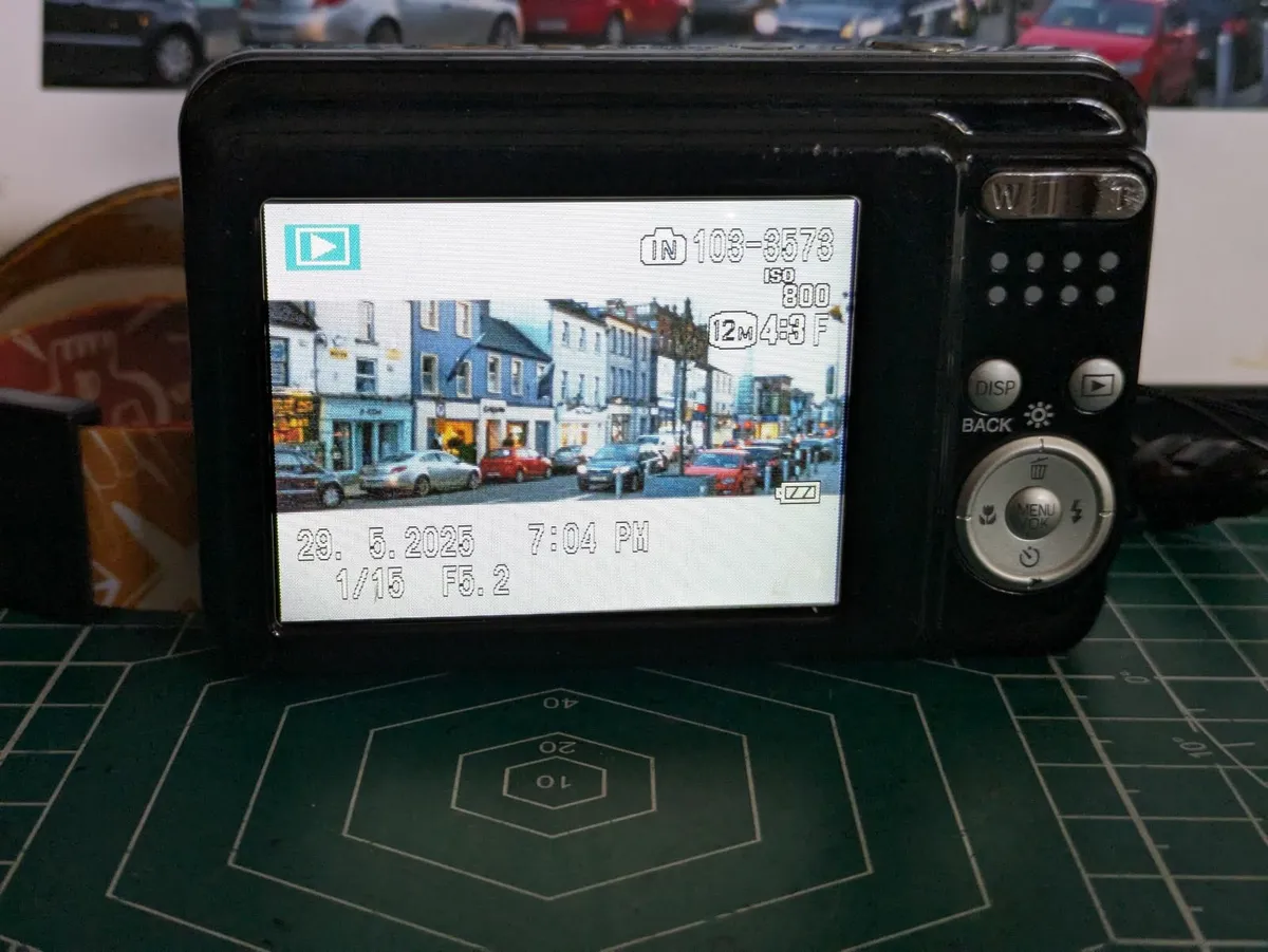 Fujifilm AX200 - 12 MP CCD digital camera - Image 3