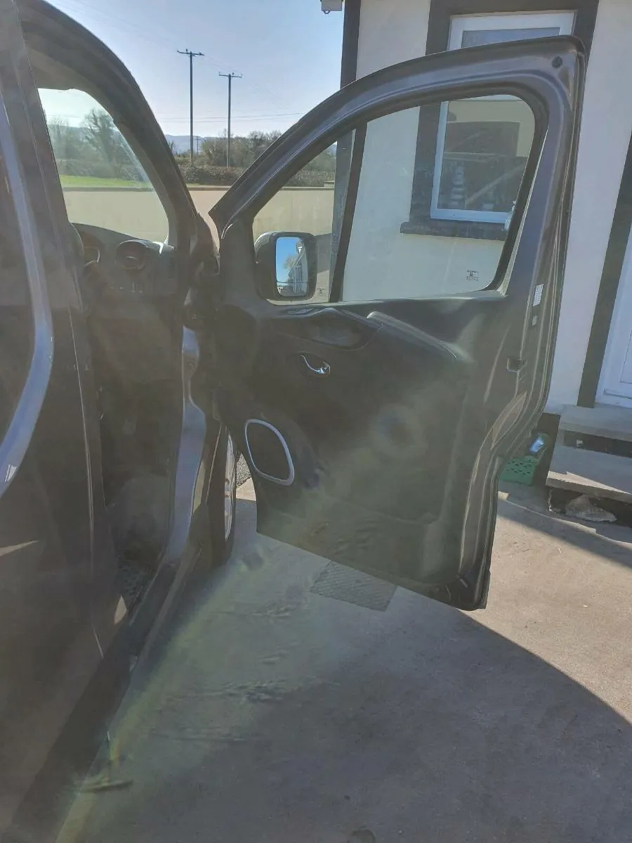 Vauxhall vivaro - Image 3