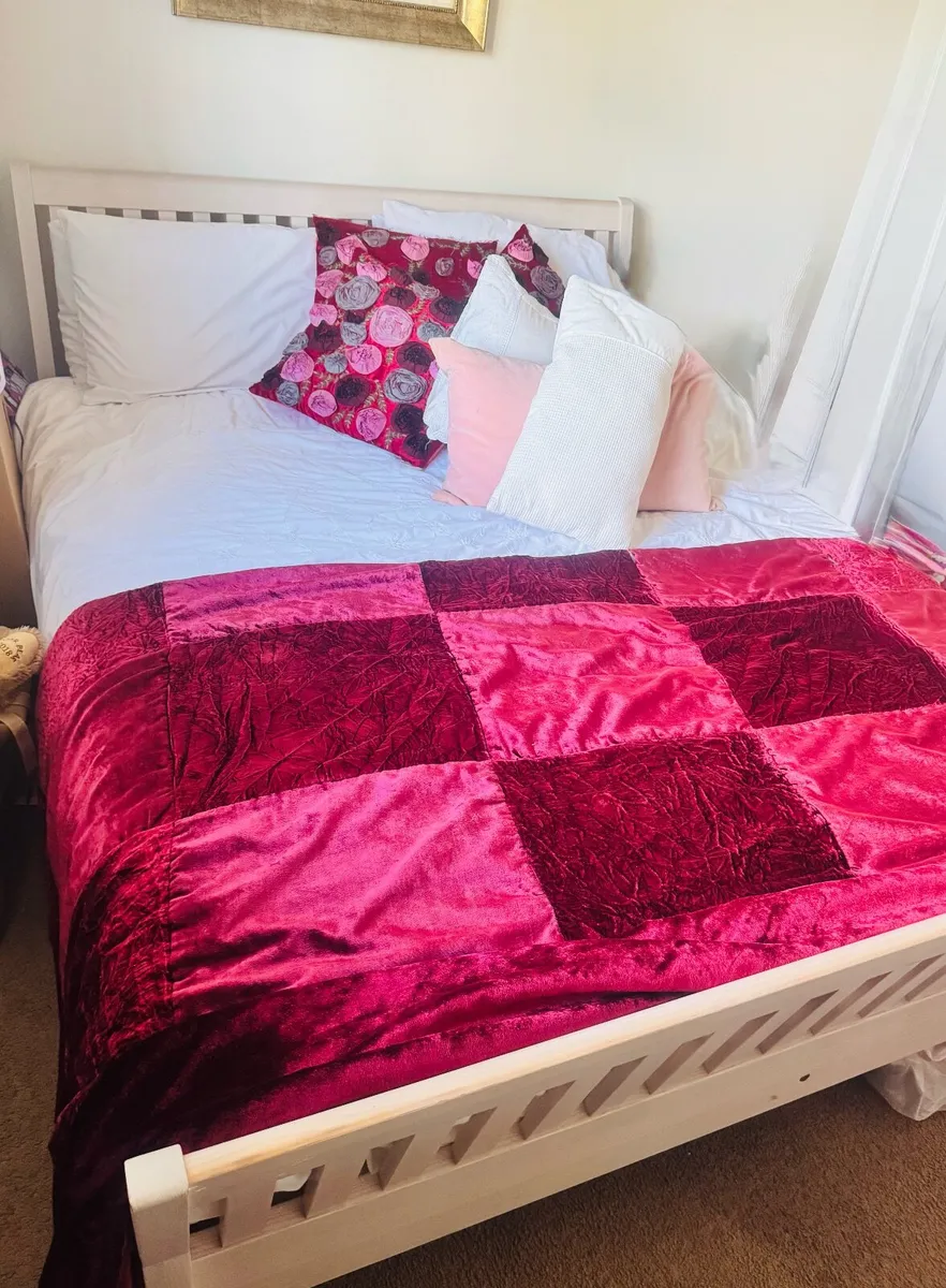 Bed (king size)