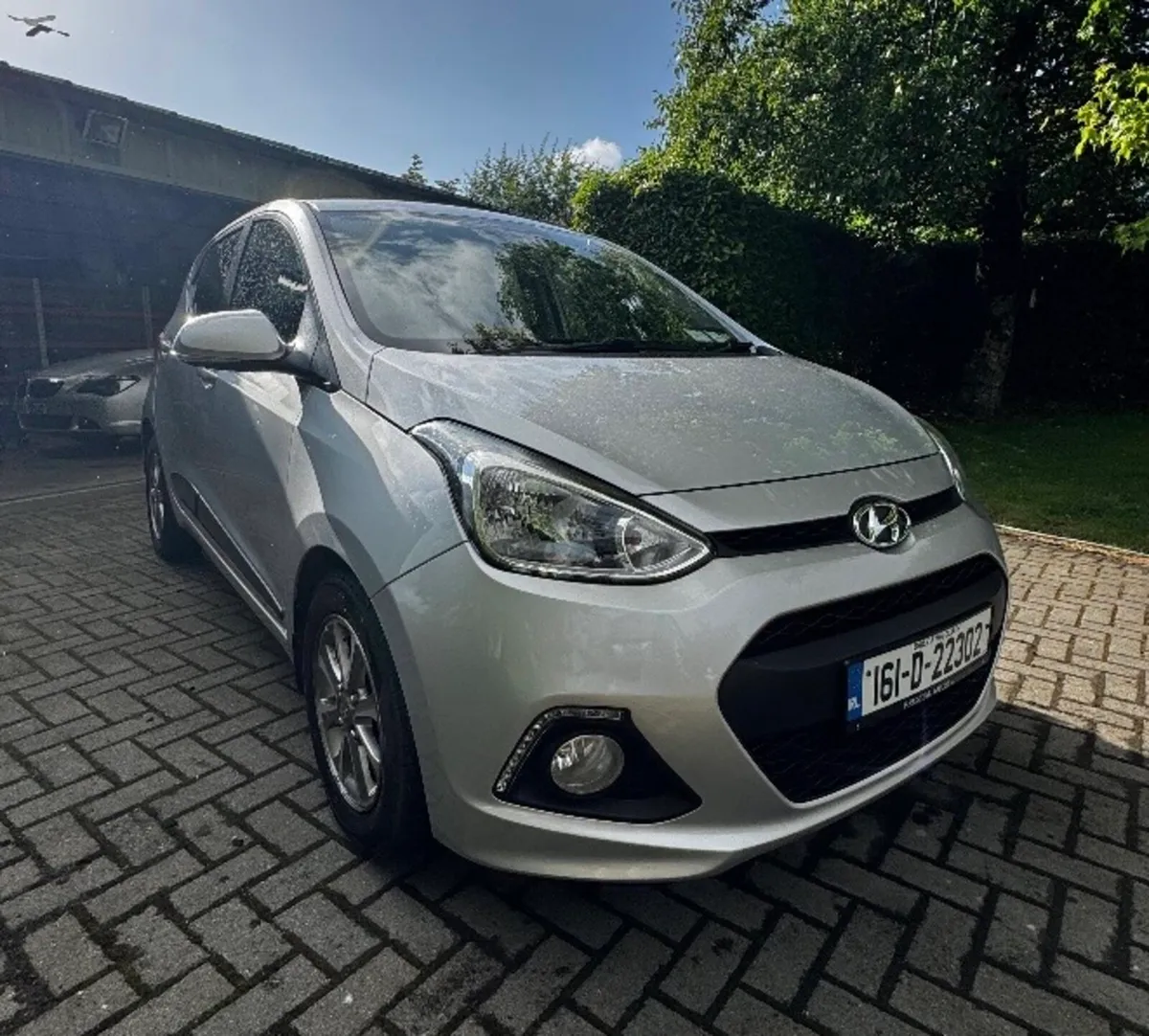 Hyundai i10 Deluxe - Image 1