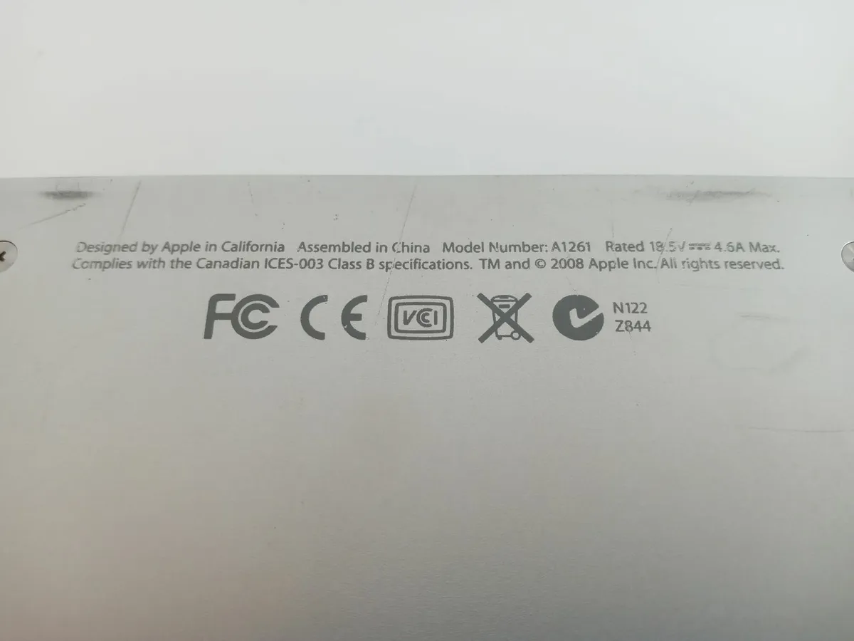 Lot of 6 x Old Apple Laptops for Parts - Image 3
