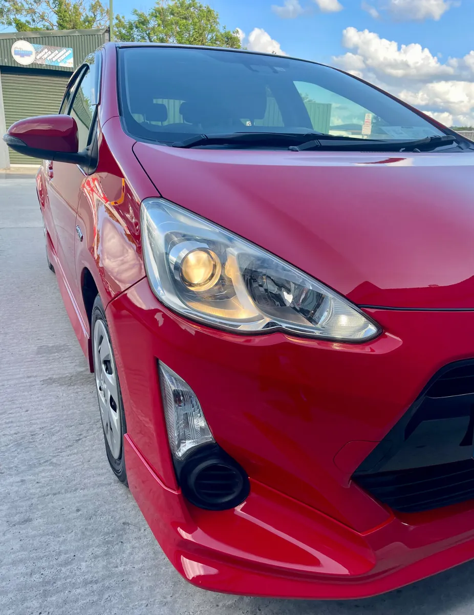 Toyota Aqua 2016 - Image 2