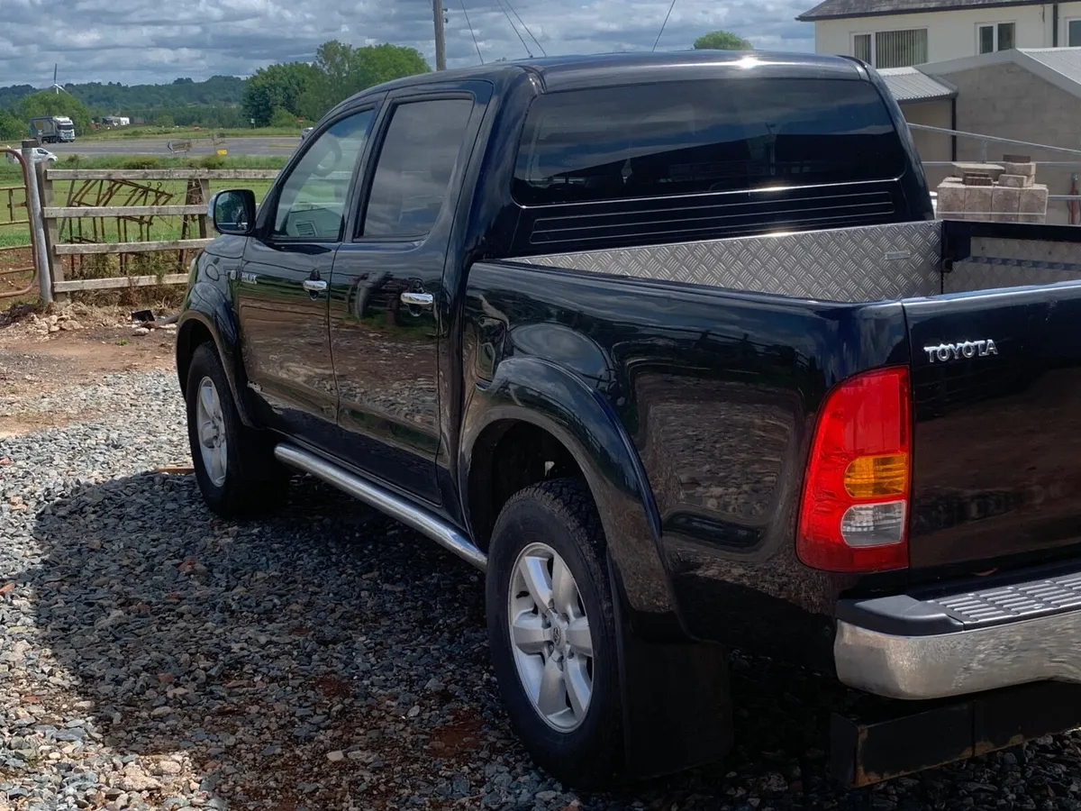 Toyota Hilux 2011 - Image 3