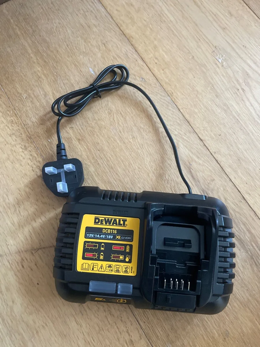 Dewalt 54v fast charger new