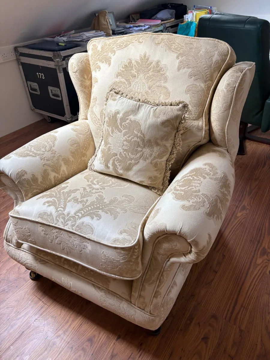 Fineline 3 Piece Suite - Image 4