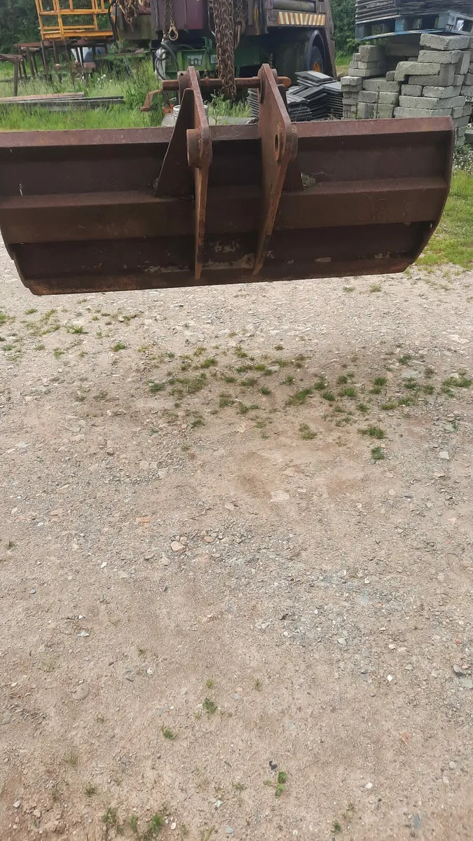 Blade for 13 Tonne digger with 55mil pins - Image 2