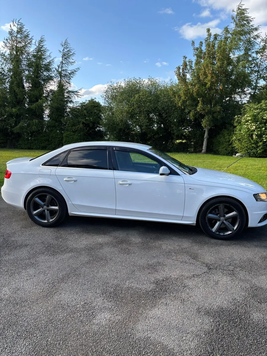 Audi A4 2011 - Image 1